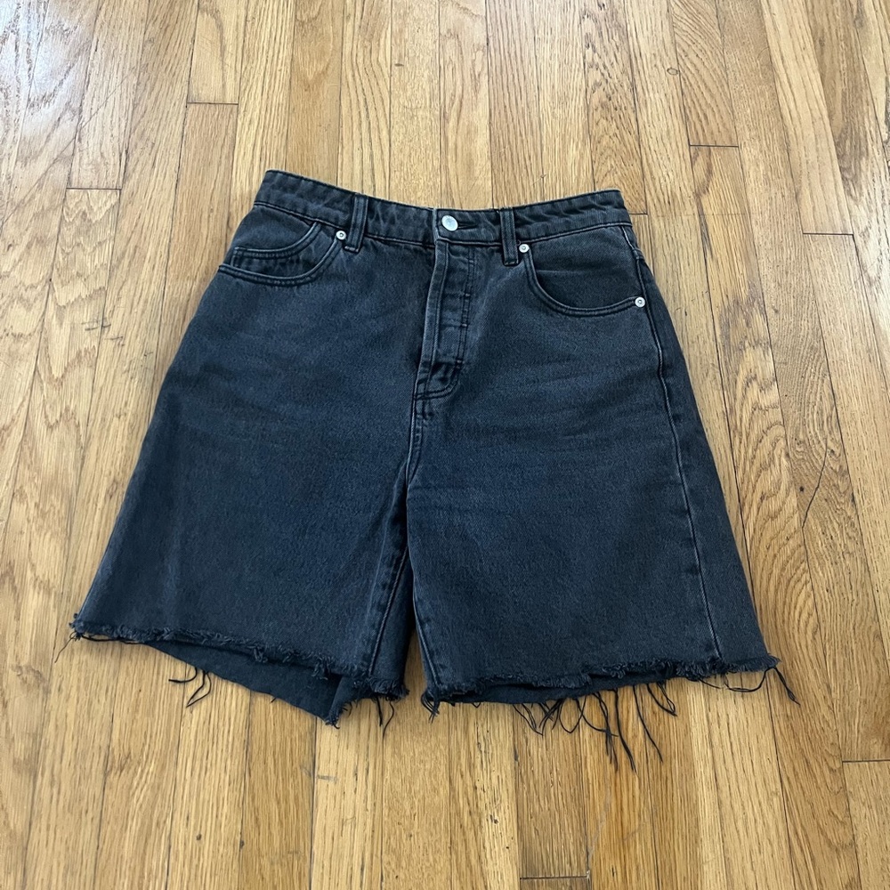 Cutoff shorts